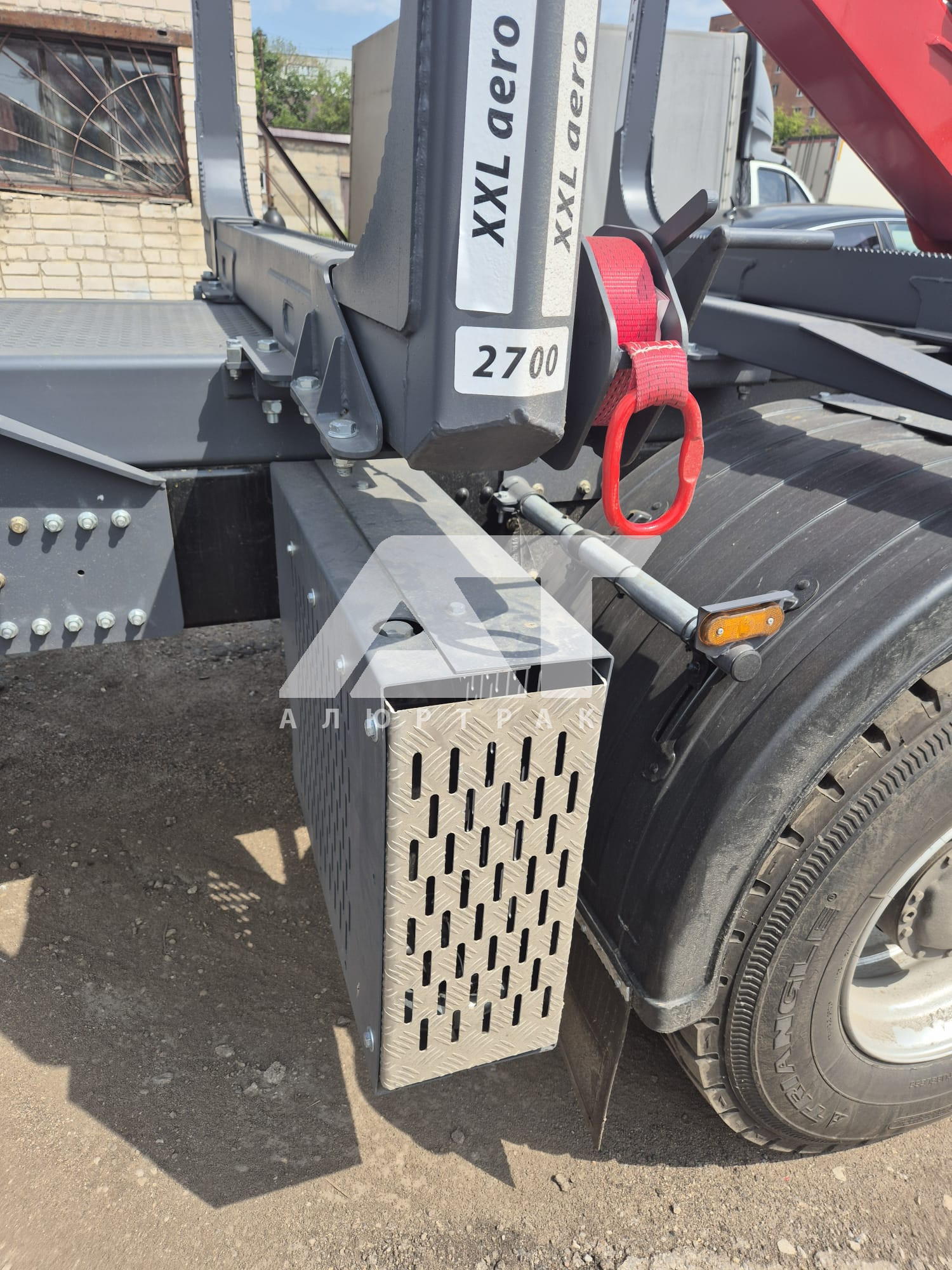 Сортиментовоз SHACMAN (6х4) X3000 SX32586V384