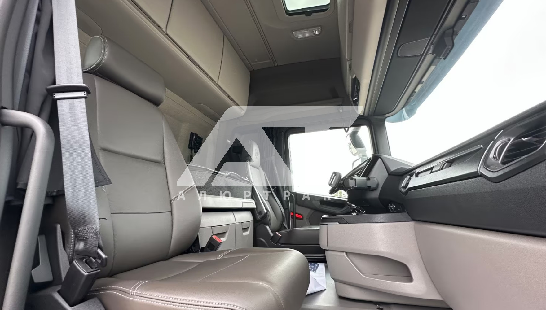 Сортиментовоз Scania R560 8x4
