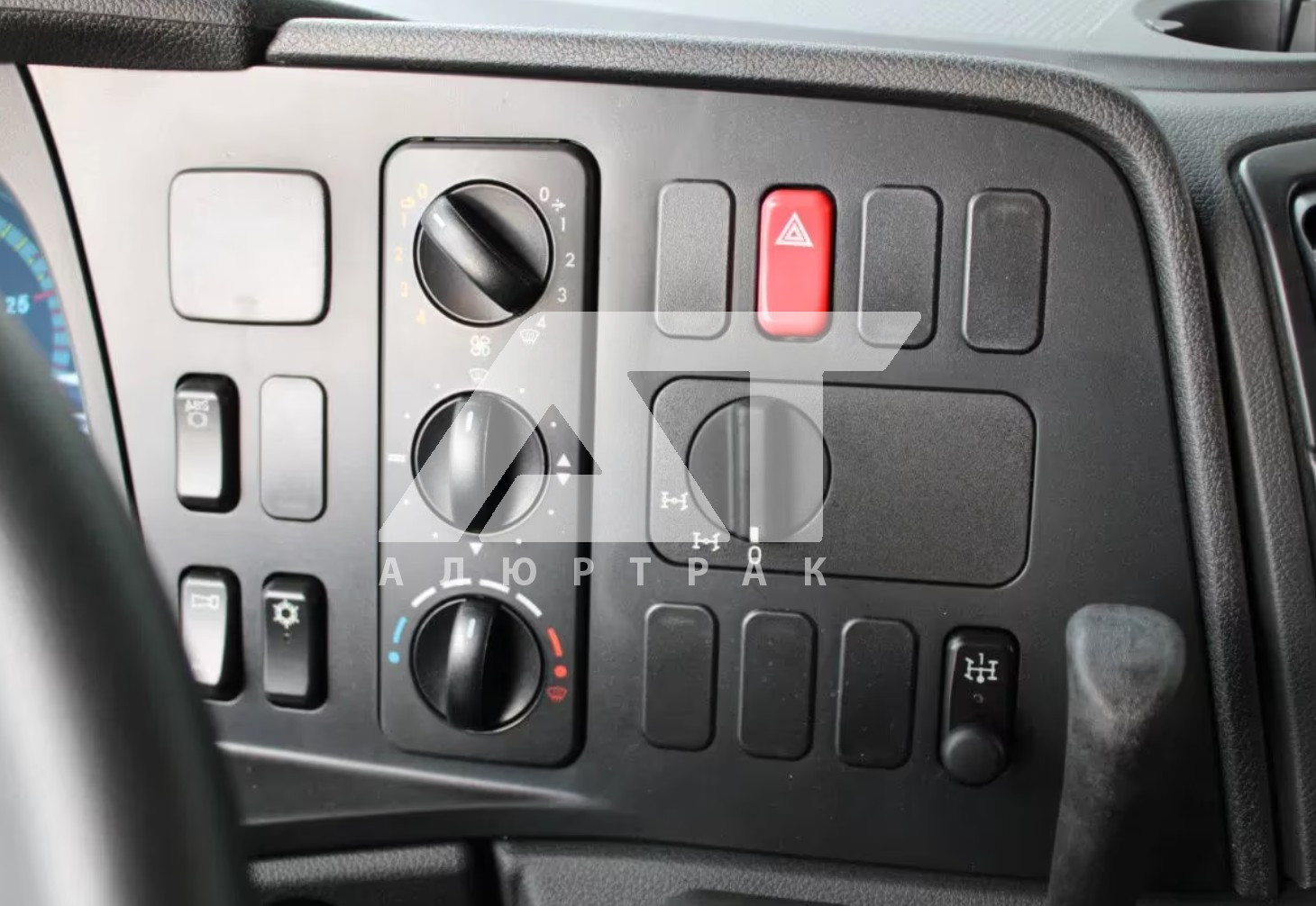 Самосвал Mercedes-Benz Axor 3344K 6x4